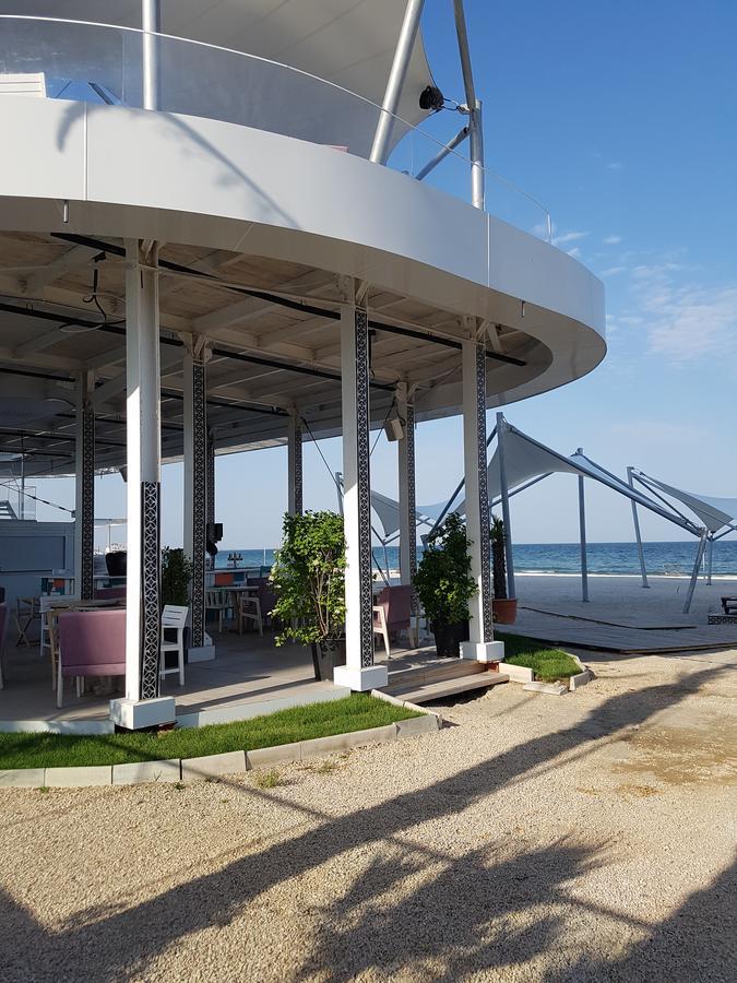 Frontal View By Twin Residence Mamaia Exteriér fotografie